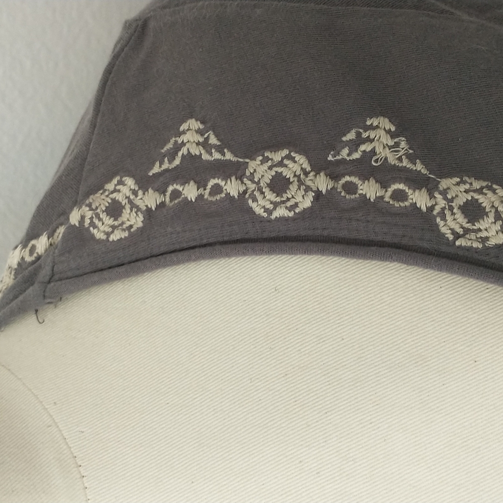 Johnny Was Embroidered Tee. - Picture 3 of 8
